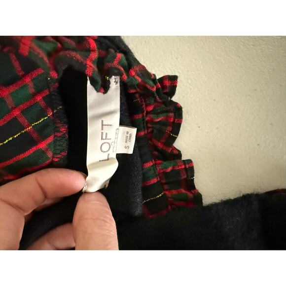 LOFT Women's Ruffle Christmas Tartan Plaid Collar Black Cable Knit Sweater Small - Picture 3 of 6